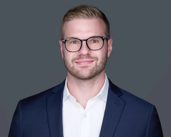 Business headshot Fayetteville AR professional man by NWA Headshots